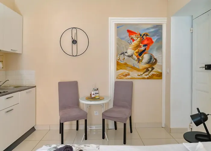 Rénové Hyper Centre- * Ajaccio (Corsica)