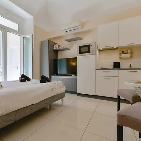 Renove Hyper Centre-