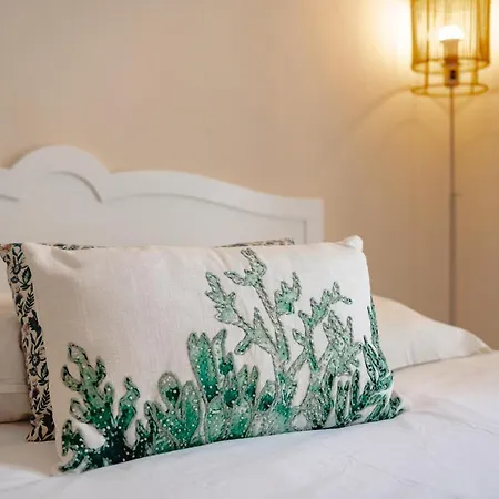 Renove Hyper Centre- *